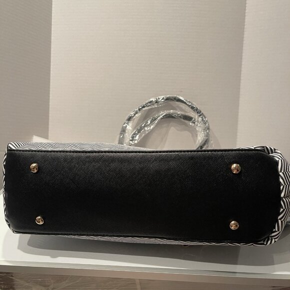 NWT Trina Turk Large Shoulder Tote Bag Black/White W/detachable Strap POOL BEACH - Picture 9 of 16